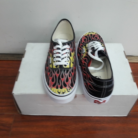 vans - Picture 2 of 3